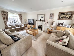 Lounge- click for photo gallery